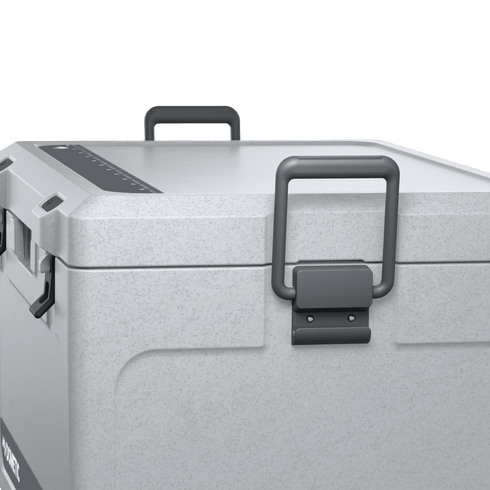 Dometic Cool-Ice 42 in Stone, ergonomic handle close-up