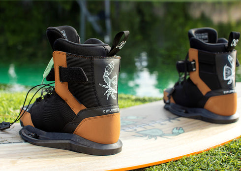 Ronix Diplomat EXP Wakeboard Boots Black Gum Rubber lifestyle 3