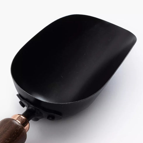 Barebones Garden Scope with Walnut Handle - Durable & Ergonomic Tool for Gardening Tasks