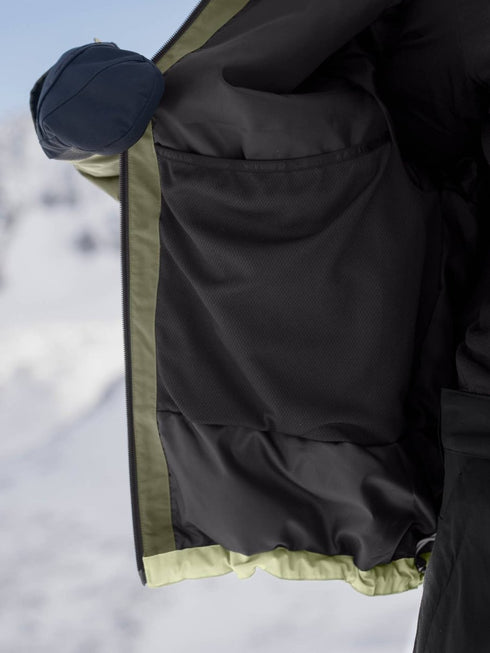ARMADA _ NYLIE 2L INSULATED JACKET Cleanly styled, fully featured 2L insulated jacket
