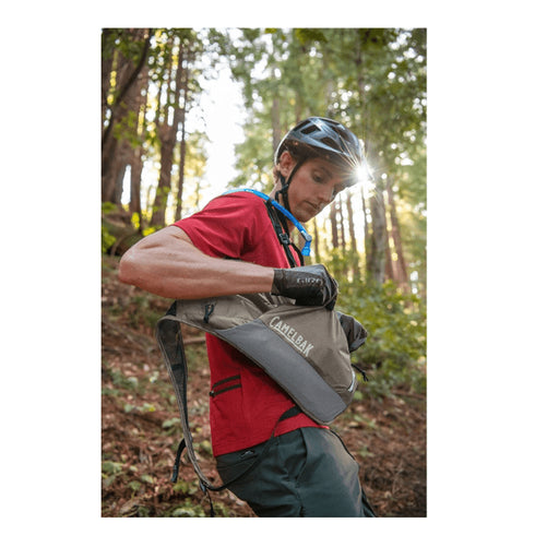 Camelbak Rogue Light Bike Hydration Pack 70 Oz