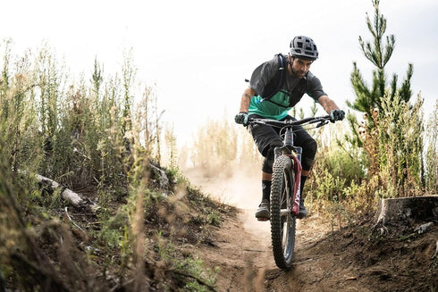 Chase 8 Bike Hydration Vest Integrated Tool Organization 70 Oz