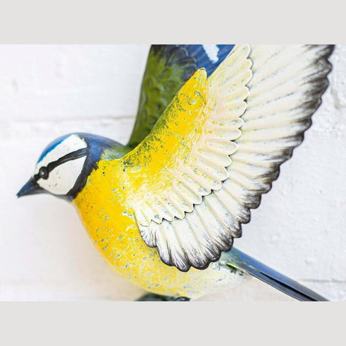 La Hacienda Tree Top Blue Tit Wall Art Large, Hand Painted 3D Metal Bird Wall Decoration for Indoor and Outdoor