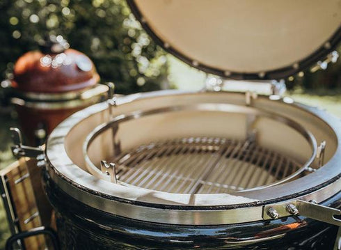 Monolith Junior Pro Series 2.0 Black Kamado Grill With Cart