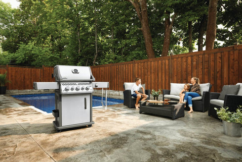 Napoleon Rogue SE 425 RSIB Grill – Infrared Sizzle Zone & Rotisserie