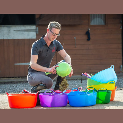 Red Gorilla Feed Scoop, Generous Polypropylene Scoop for Horse Feed, Pellets, Shavings and Supplement Powders