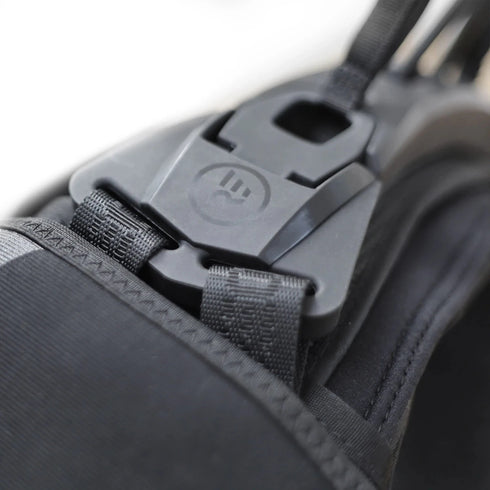 Ride Engine Contour Seat V1 Harness Black, Low-Hip Kite Seat Harness with Curv Sacrum Plate and Padded Leg Loops