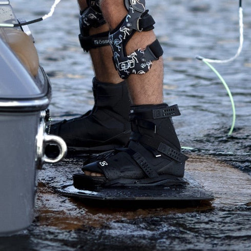 Ronix Anthem Strap Wakeboard Boots Black, Open Toe Boot with SuperStraps and Mainframe Chassis, Flex 5/10