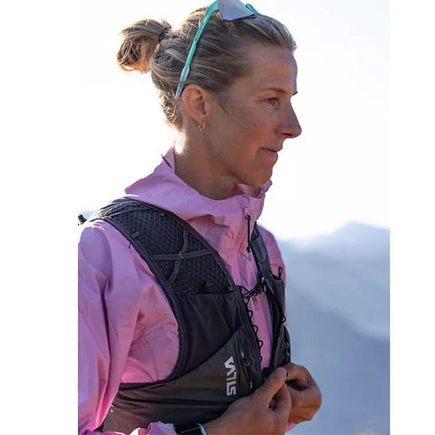 Silva Strive 5 Vest with 5L of storage – ideal for runs and races lasting 1 to 3 hours.