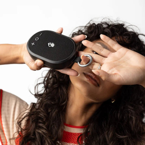 Skullcandy Kilo Wireless Bluetooth Portable Speaker – Compact and Powerful Sound with Carabiner Clip