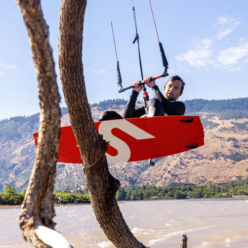 Slingshot Misfit V12 Twin Tip Kiteboard, Versatile Freeride Board with Lively Pop for All-Round Progression