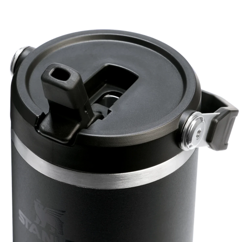 Stanley IceFlow™ Flip Straw Tumbler 0.89L | Leakproof Insulated Bottle for Cold Drinks