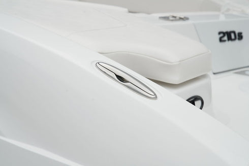 Tahoe 210 S Speed boat - Boat, Motor, & Trailer