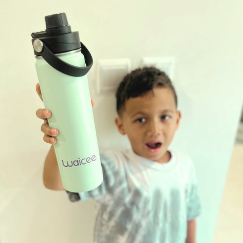 Waicee Stainless Steel Water Bottle 21oz - Durable and Insulated Hydration Bottle