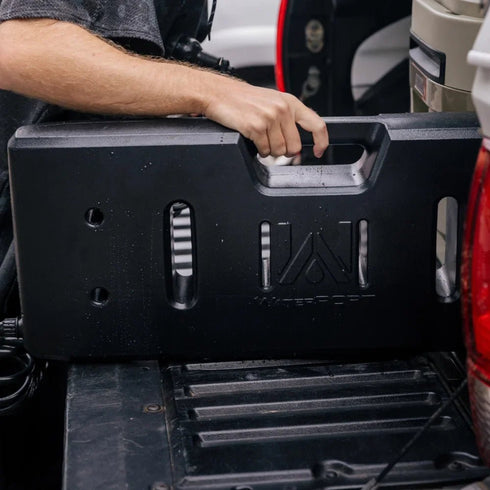 WaterPORT Overlander 5 Gallon Pressurized Water Tank, Slim MOLLE Mount Tank for Roof Racks and Bed Racks