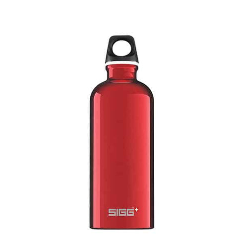SIGG Traveller 0.6 L classic aluminium water bottle in Red, front view
