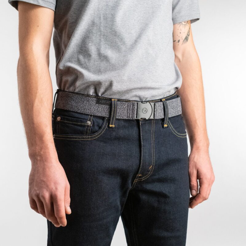 ARC00003-Foundation-Black-OnBody_2000x-scaled-1