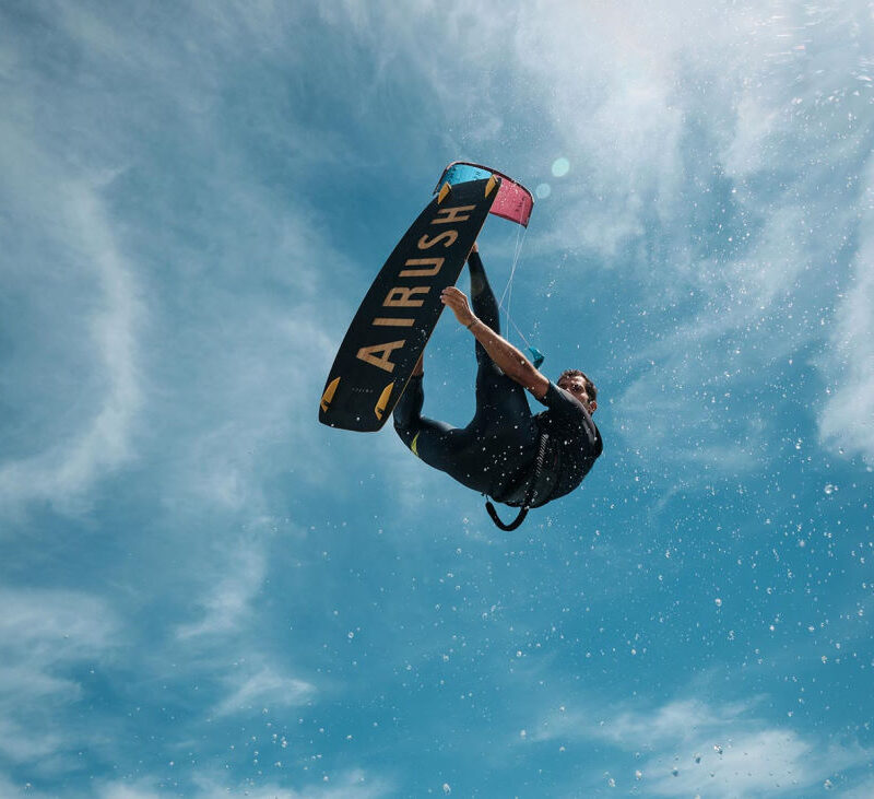 airush-2022-switch-v11-twintip-kiteboard-action3