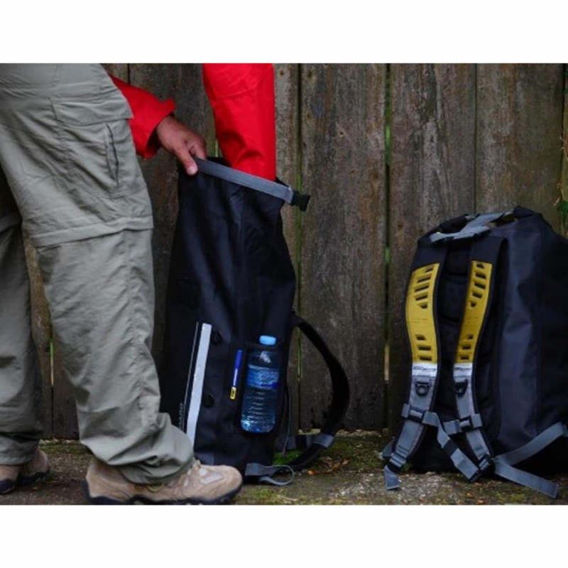 overboard-wasserdichter-rucksack-20-liter-schwarz~6