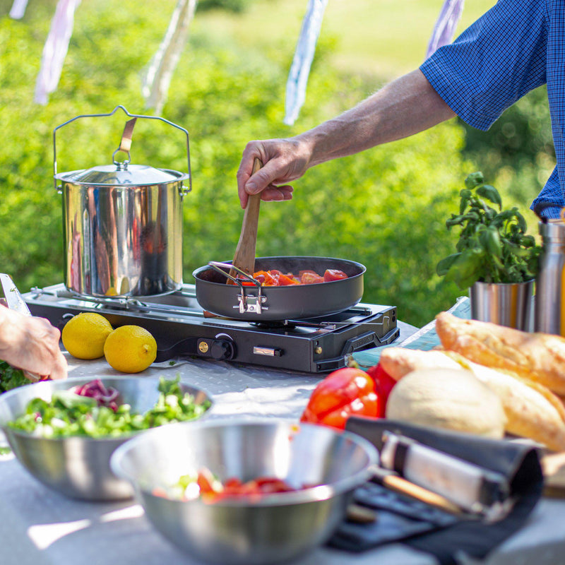 P737430_litech-frying-pan_stina-hjelm_2021-04_1-lifestyleImages_b6eaa74a-1ca7-47c9-a8d6-302c557c5b00