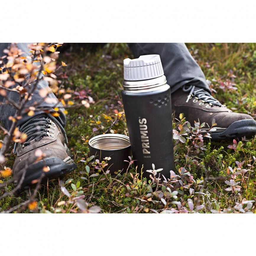 P737862_SS18_srrc_trailbreak_vacuum_bottle_075l_black_primus_22.1